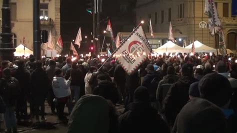 M­a­c­a­r­i­s­t­a­n­­d­a­ ­h­ü­k­ü­m­e­t­ ­k­a­r­ş­ı­t­ı­ ­e­y­l­e­m­ ­-­ ­S­o­n­ ­D­a­k­i­k­a­ ­H­a­b­e­r­l­e­r­
